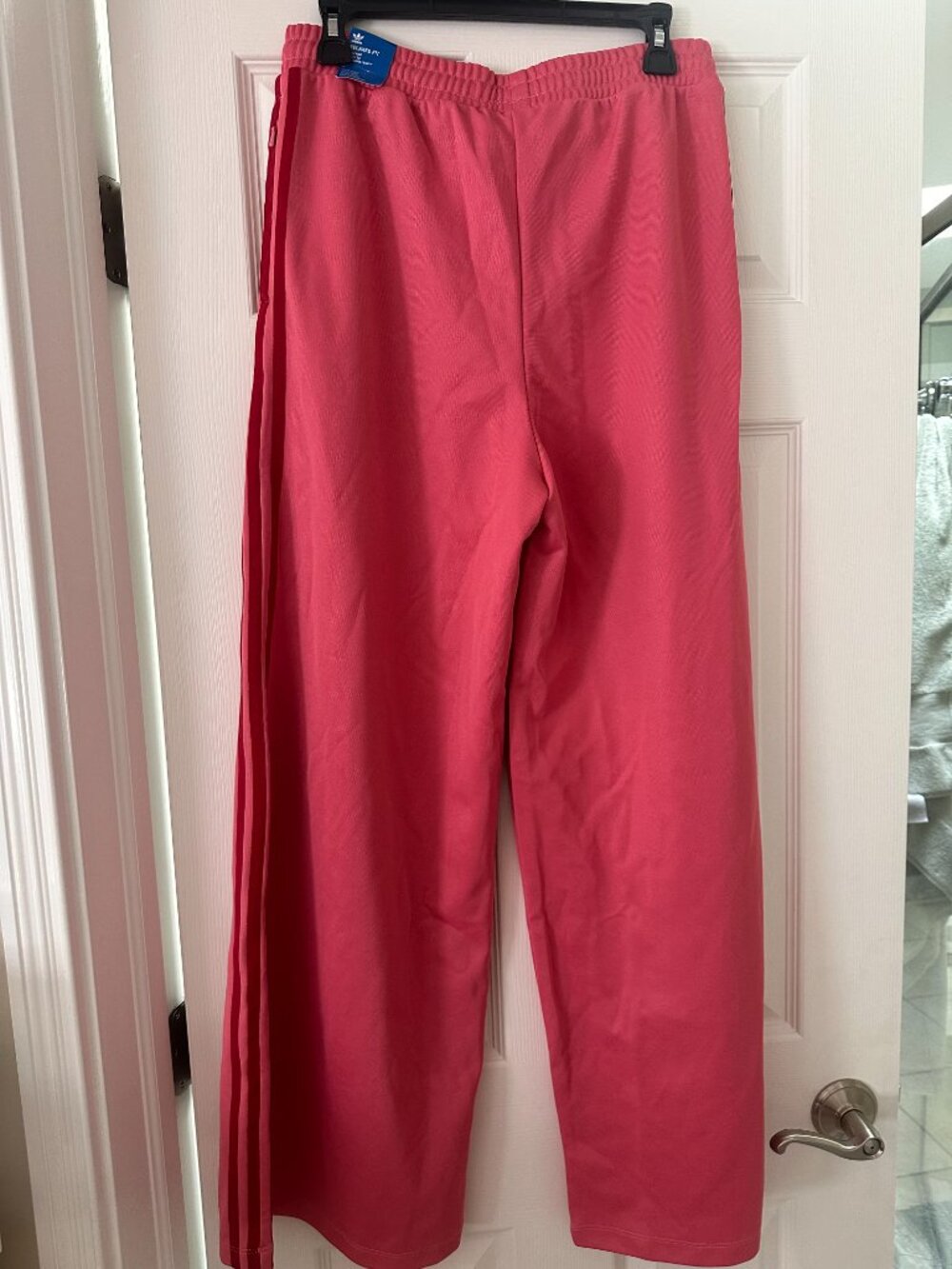 NWT Adidas Wide Leg Track Pants in Red/Pink size M! - Picture 3 of 4
